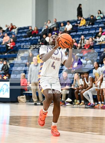 Thumbnail 2 in Mayflower vs Perryville (AAA 3A-5 district 2nd round) photogallery.