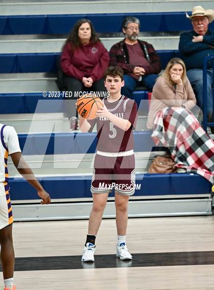 Thumbnail 3 in Mayflower vs Perryville (AAA 3A-5 district 2nd round) photogallery.
