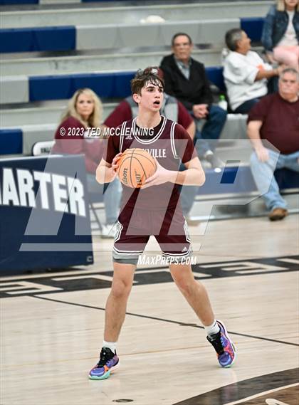 Thumbnail 3 in Mayflower vs Perryville (AAA 3A-5 district 2nd round) photogallery.