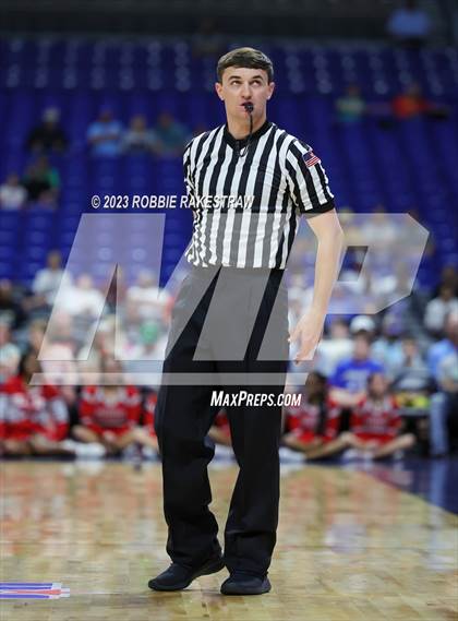 Thumbnail 2 in Hooks vs. Hitchcock (UIL 3A Basketball State Semifinal) photogallery.