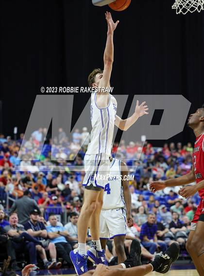 Thumbnail 1 in Hooks vs. Hitchcock (UIL 3A Basketball State Semifinal) photogallery.