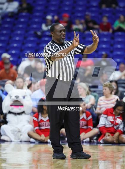 Thumbnail 2 in Hooks vs. Hitchcock (UIL 3A Basketball State Semifinal) photogallery.