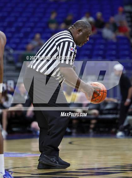 Thumbnail 1 in Hooks vs. Hitchcock (UIL 3A Basketball State Semifinal) photogallery.