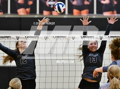 Thumbnail 3 in Round Rock @ Vandegrift photogallery.