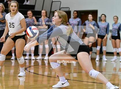 Thumbnail 3 in Round Rock @ Vandegrift photogallery.