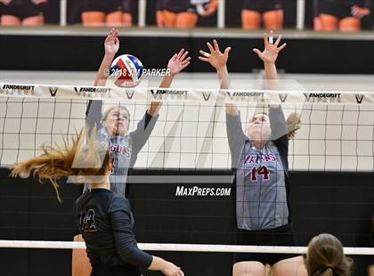 Thumbnail 3 in Round Rock @ Vandegrift photogallery.