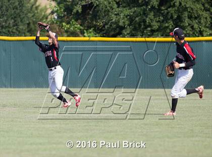 Thumbnail 3 in Lake Travis vs. Stony Point (UIL 6A Region II Bi-District) photogallery.
