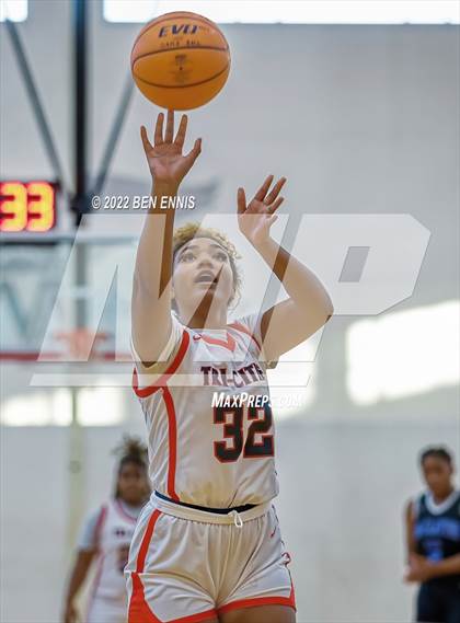 Thumbnail 1 in Tri-Cities vs North Clayton (War Eagle Classic) photogallery.