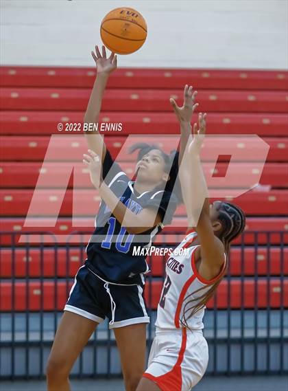 Thumbnail 2 in Tri-Cities vs North Clayton (War Eagle Classic) photogallery.