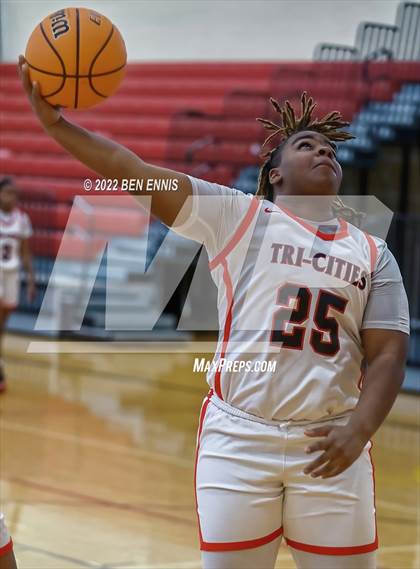 Thumbnail 2 in Tri-Cities vs North Clayton (War Eagle Classic) photogallery.