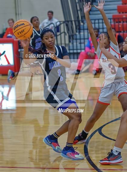 Thumbnail 3 in Tri-Cities vs North Clayton (War Eagle Classic) photogallery.