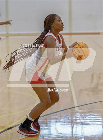 Thumbnail 1 in Tri-Cities vs North Clayton (War Eagle Classic) photogallery.