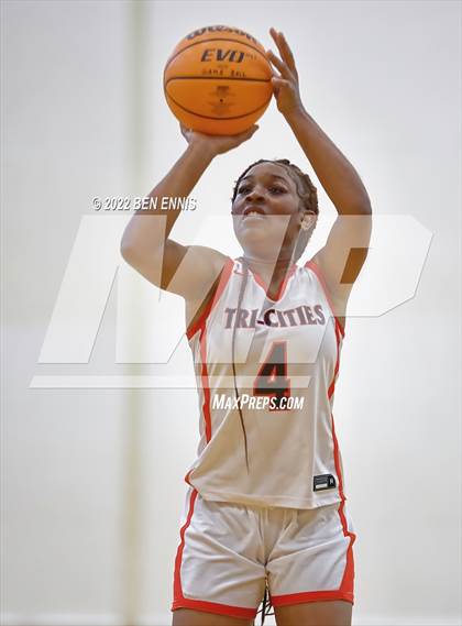 Thumbnail 2 in Tri-Cities vs North Clayton (War Eagle Classic) photogallery.