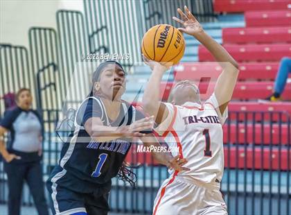 Thumbnail 3 in Tri-Cities vs North Clayton (War Eagle Classic) photogallery.