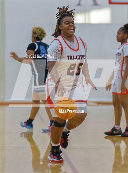 Thumbnail 2 in Tri-Cities vs North Clayton (War Eagle Classic) photogallery.