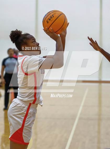 Thumbnail 2 in Tri-Cities vs North Clayton (War Eagle Classic) photogallery.