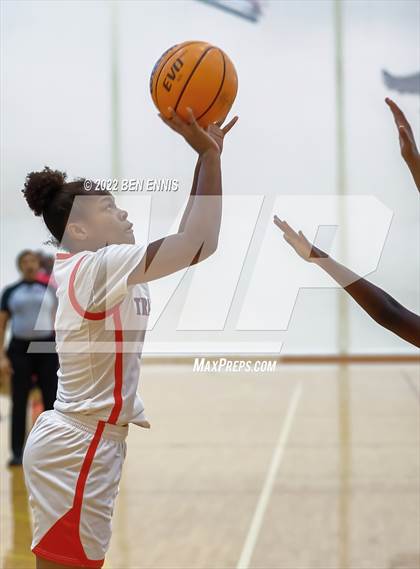 Thumbnail 3 in Tri-Cities vs North Clayton (War Eagle Classic) photogallery.