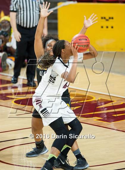 Thumbnail 1 in Gilbert vs. Hamilton (AIA D1 Quarterfinal)  photogallery.
