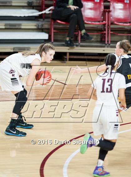Thumbnail 2 in Gilbert vs. Hamilton (AIA D1 Quarterfinal)  photogallery.