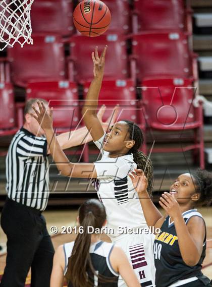 Thumbnail 2 in Gilbert vs. Hamilton (AIA D1 Quarterfinal)  photogallery.