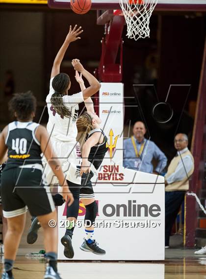 Thumbnail 3 in Gilbert vs. Hamilton (AIA D1 Quarterfinal)  photogallery.