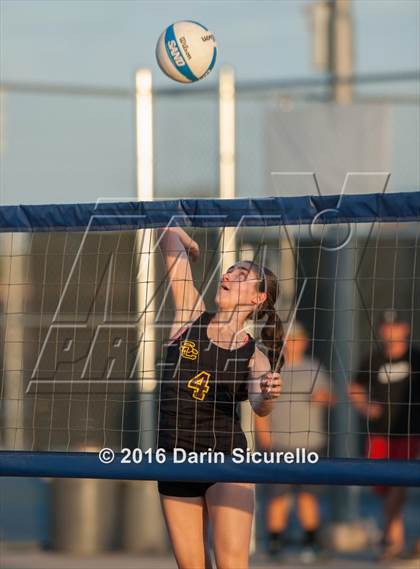 Thumbnail 2 in Xavier College Prep vs. Salpointe Catholic (AIA D1 Final) photogallery.