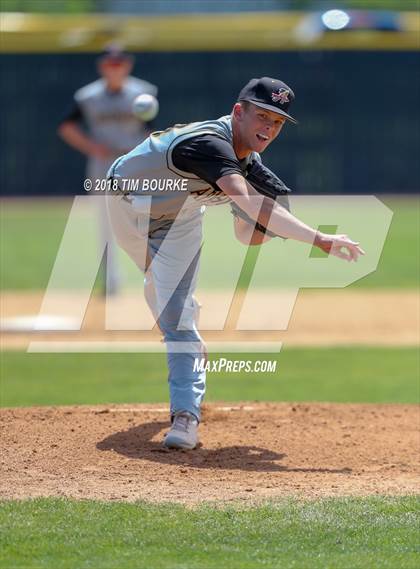 Thumbnail 3 in Arapahoe vs Mountain Range (CHSAA 5A Semifinal) photogallery.