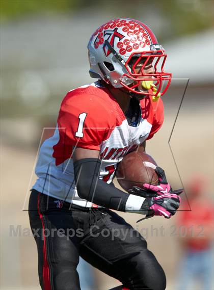 Thumbnail 3 in Antelope vs. Mira Loma photogallery.