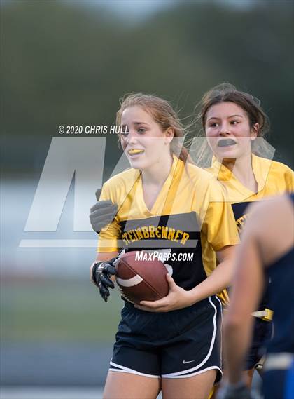 Thumbnail 3 in Alonso vs Steinbrenner photogallery.
