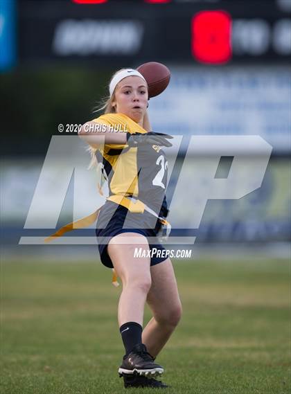 Thumbnail 3 in Alonso vs Steinbrenner photogallery.