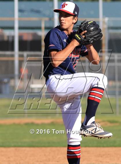 Thumbnail 1 in La Salle vs Bishop Amat photogallery.