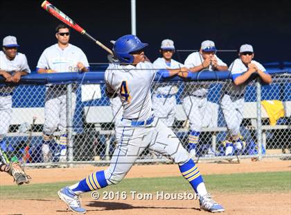 Thumbnail 1 in La Salle vs Bishop Amat photogallery.