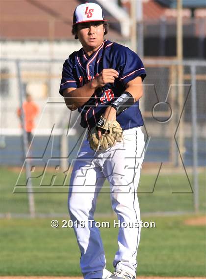 Thumbnail 1 in La Salle vs Bishop Amat photogallery.