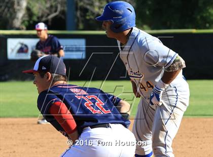 Thumbnail 1 in La Salle vs Bishop Amat photogallery.