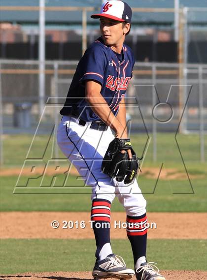 Thumbnail 2 in La Salle vs Bishop Amat photogallery.