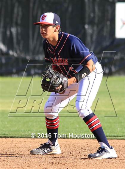 Thumbnail 3 in La Salle vs Bishop Amat photogallery.