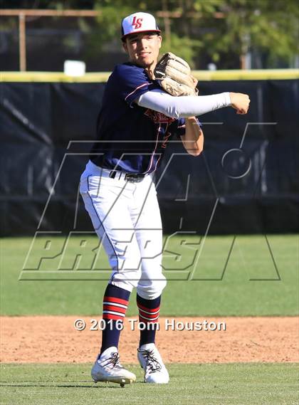 Thumbnail 1 in La Salle vs Bishop Amat photogallery.