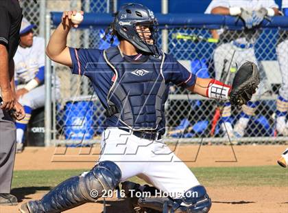 Thumbnail 1 in La Salle vs Bishop Amat photogallery.