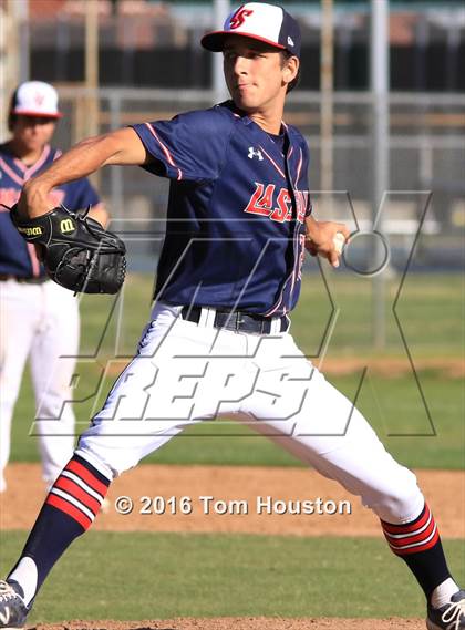 Thumbnail 2 in La Salle vs Bishop Amat photogallery.