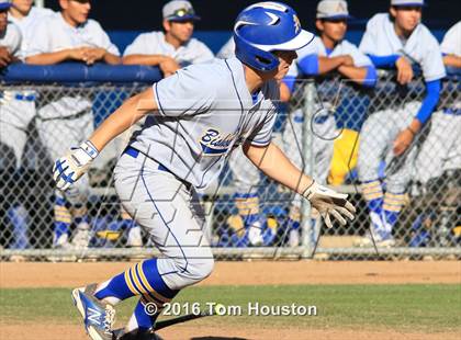 Thumbnail 3 in La Salle vs Bishop Amat photogallery.