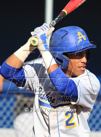 Thumbnail 1 in La Salle vs Bishop Amat photogallery.
