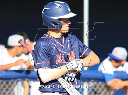 Thumbnail 2 in La Salle vs Bishop Amat photogallery.