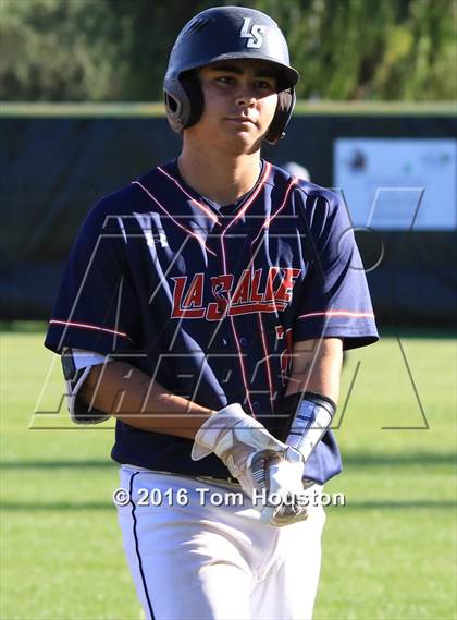 Thumbnail 2 in La Salle vs Bishop Amat photogallery.
