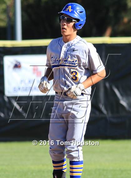 Thumbnail 1 in La Salle vs Bishop Amat photogallery.
