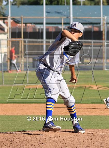 Thumbnail 1 in La Salle vs Bishop Amat photogallery.