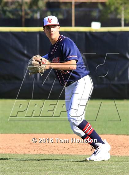 Thumbnail 1 in La Salle vs Bishop Amat photogallery.