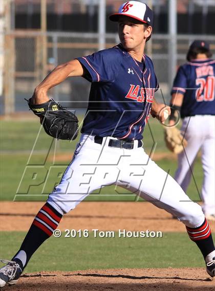 Thumbnail 2 in La Salle vs Bishop Amat photogallery.