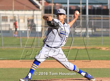 Thumbnail 1 in La Salle vs Bishop Amat photogallery.