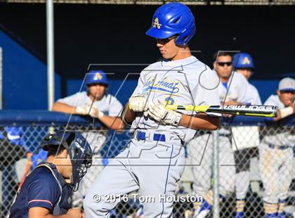 Thumbnail 3 in La Salle vs Bishop Amat photogallery.