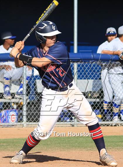 Thumbnail 2 in La Salle vs Bishop Amat photogallery.